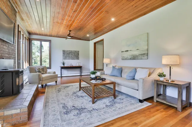 $565,000 | 123 Musquash Road, Hudson, NH 03051