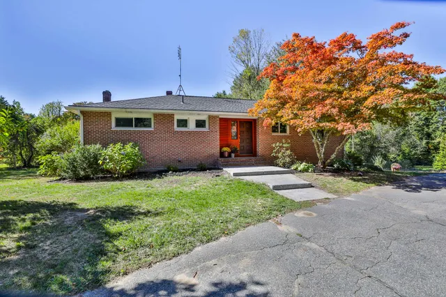 $565,000 | 123 Musquash Road, Hudson, NH 03051