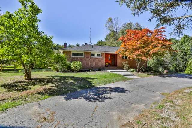 $565,000 | 123 Musquash Road, Hudson, NH 03051