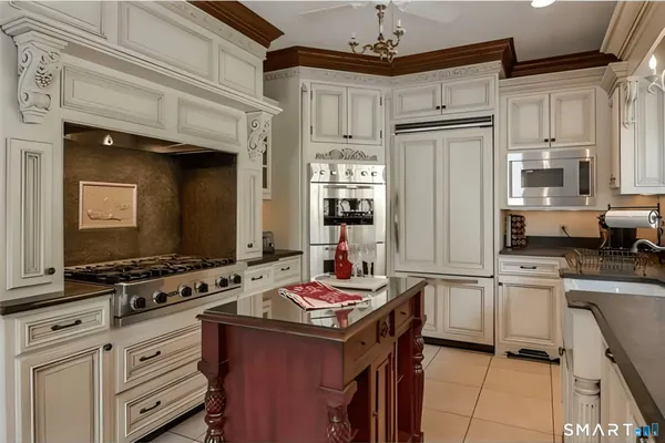 $1,850,000 | 431 West Wakefield Boulevard, Winchester, CT 06098