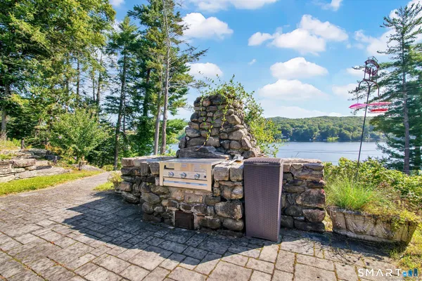 $1,850,000 | 431 West Wakefield Boulevard, Winchester, CT 06098