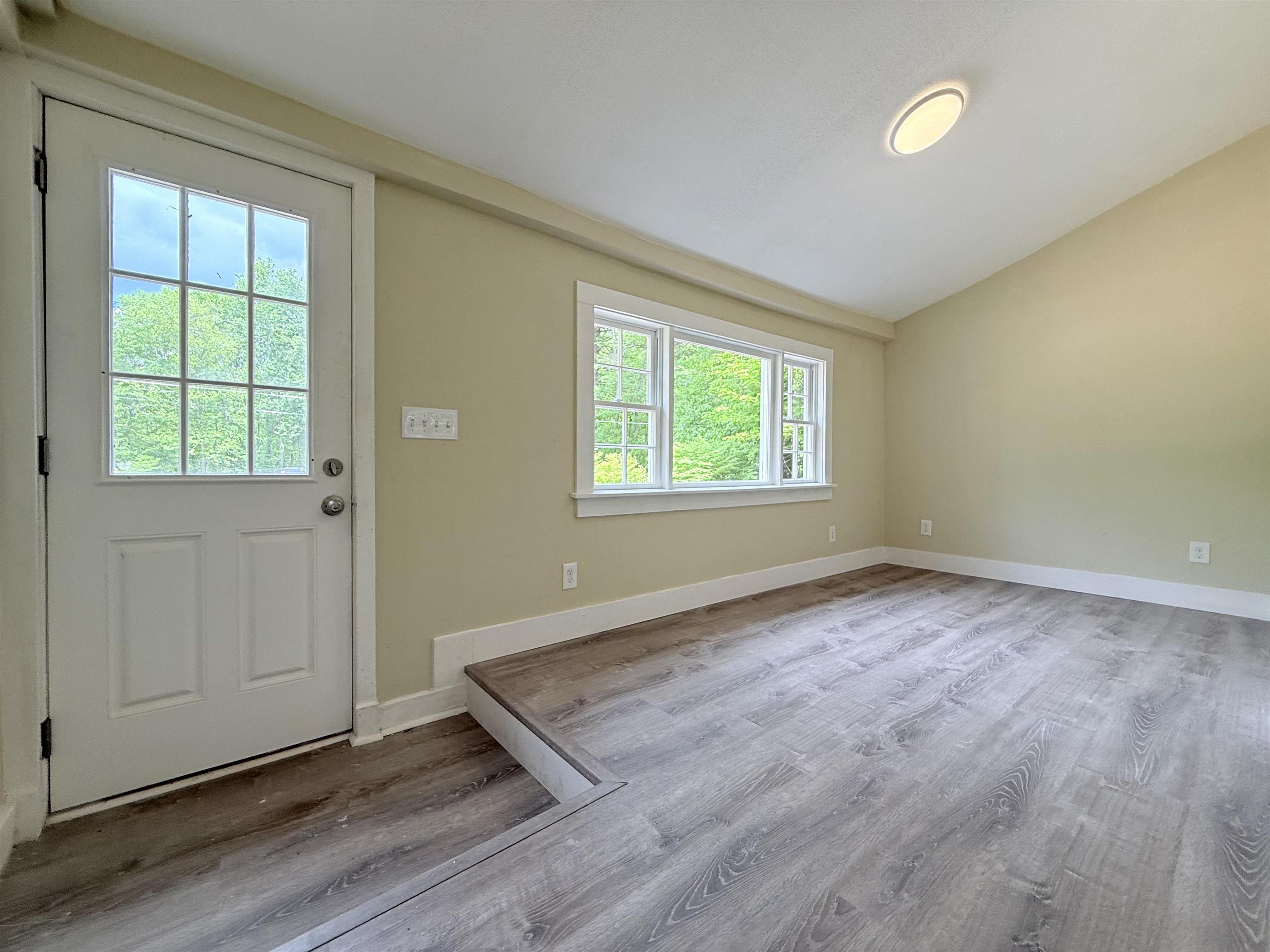 19 Depot Road Kingston, NH 03848 - Photo 12 of 32
