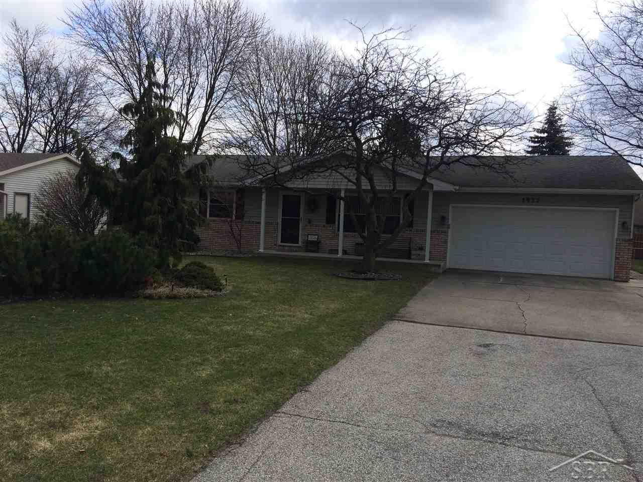 3932 North Center Road Saginaw, MI 48603 - Photo 1 of 24 31282530.JPG