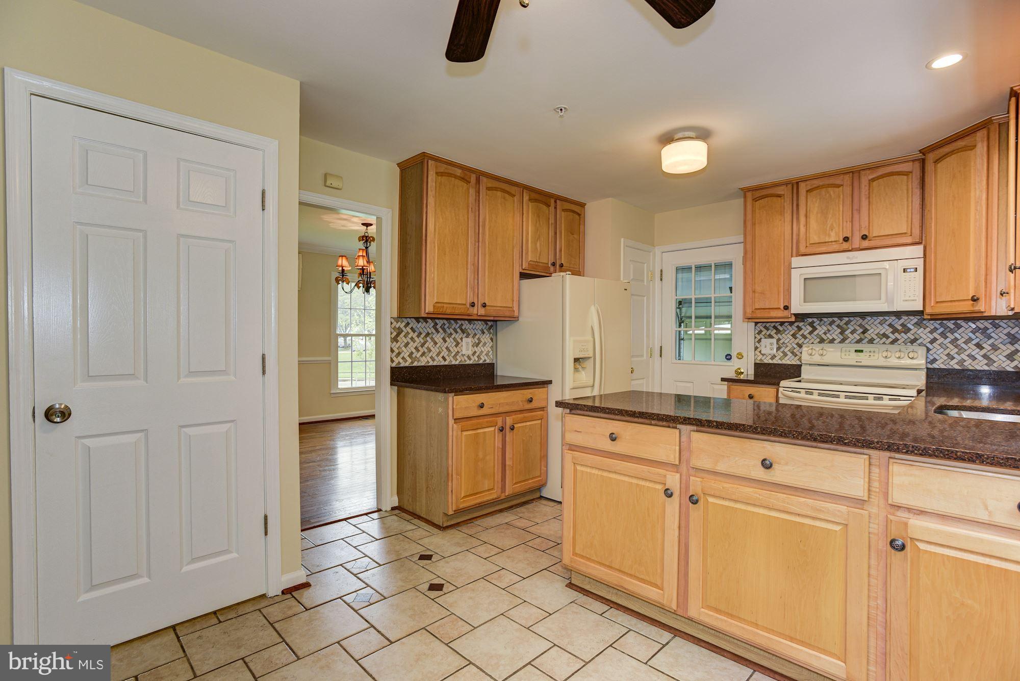 13001 North Point Lane Laurel, MD 20708 - Photo 12 of 39 Kitchen