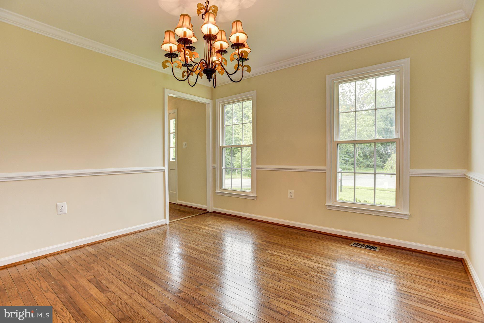 13001 North Point Lane Laurel, MD 20708 - Photo 5 of 39 Dining Room
