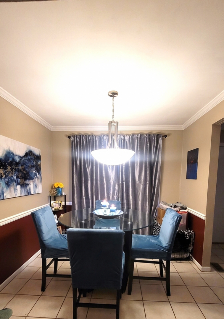 2295 Windsor Lane Country Club Hills, IL 60478 - Photo 5 of 12 a living room with furniture and a window