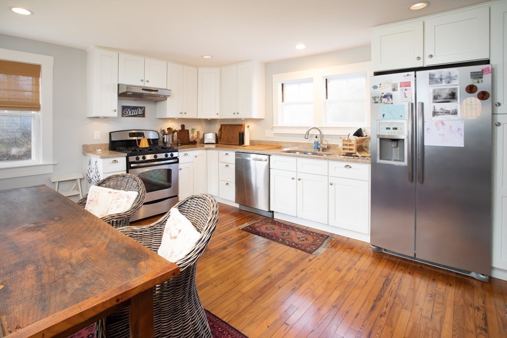 41 Drift Road Westport, MA 02790 - Photo 9 of 38