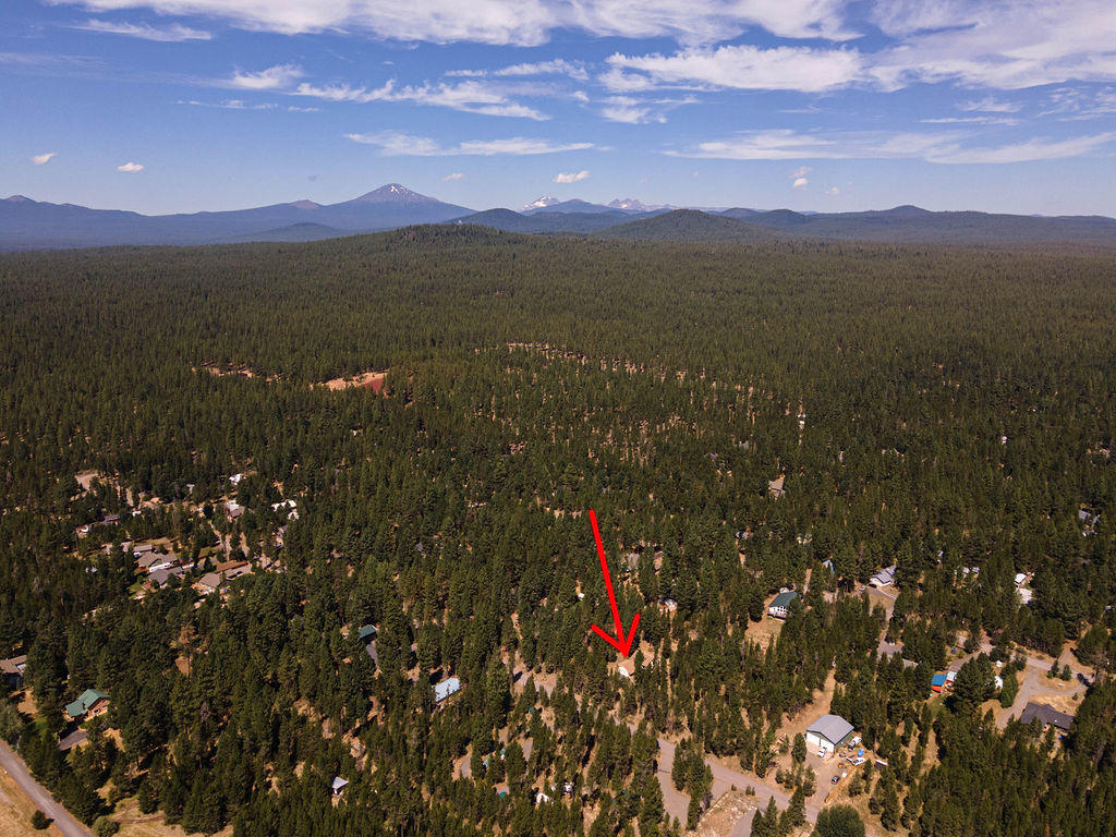 16944 Downey Road Bend, OR 97707 - Photo 30 of 44 a view of city and mountain