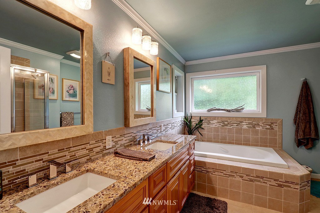 22217 Brier Road Brier, WA 98036 - Photo 11 of 25 Gallery Image 11