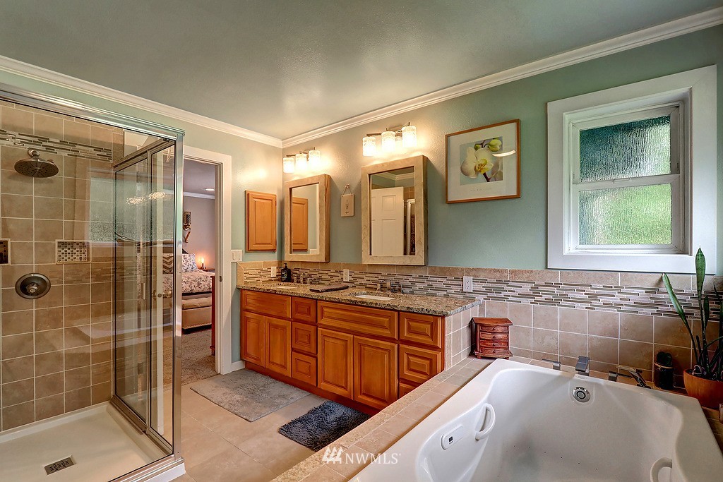 22217 Brier Road Brier, WA 98036 - Photo 12 of 25 Gallery Image 12