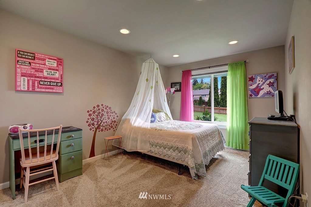 22217 Brier Road Brier, WA 98036 - Photo 13 of 25 Gallery Image 13