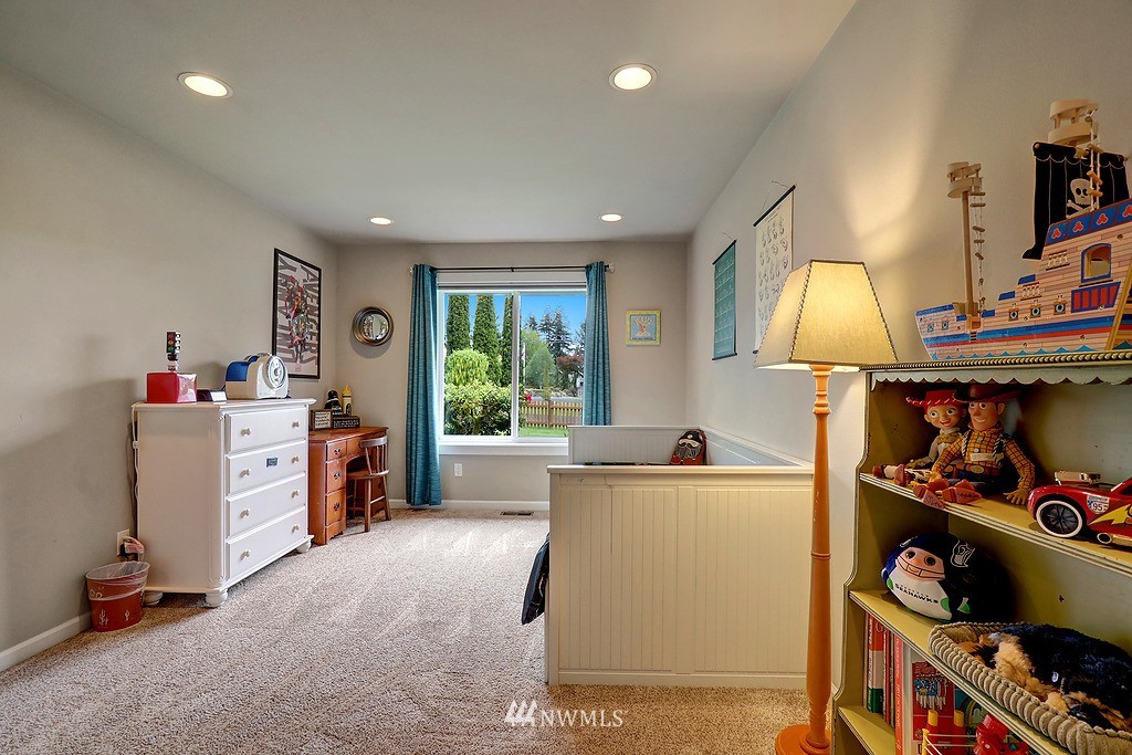 22217 Brier Road Brier, WA 98036 - Photo 14 of 25 Gallery Image 14