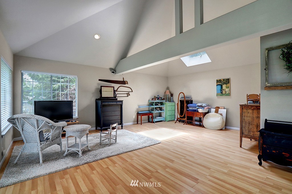 22217 Brier Road Brier, WA 98036 - Photo 20 of 25 Gallery Image 20