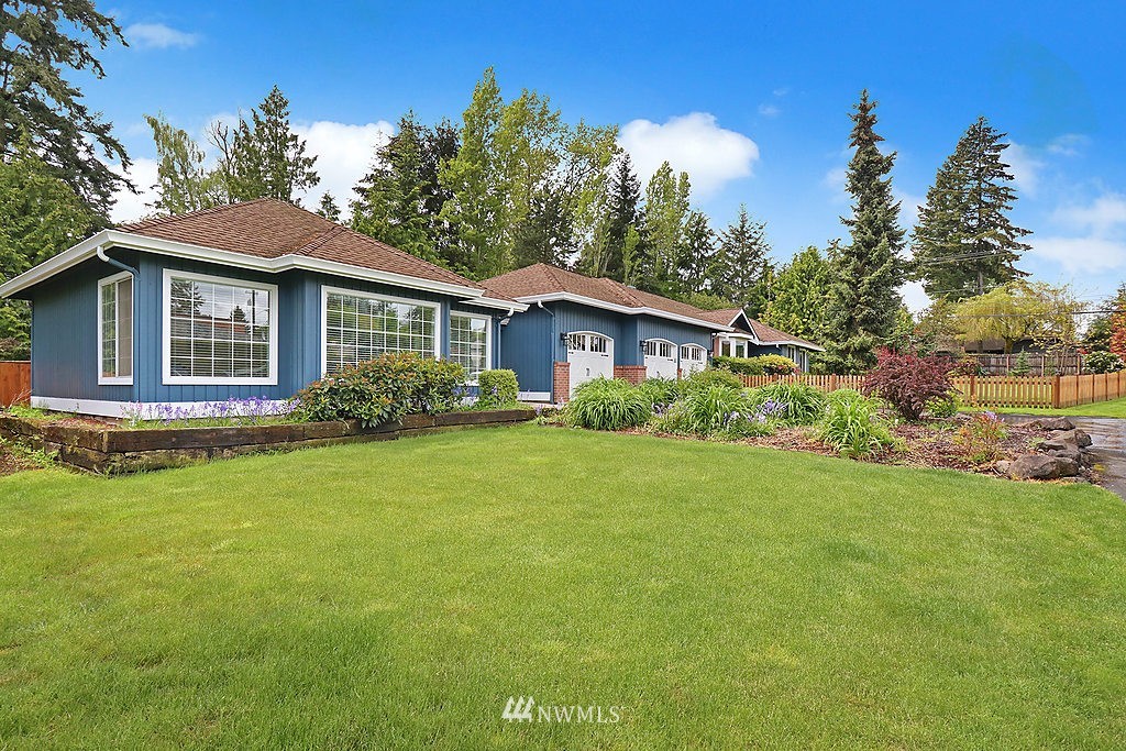 22217 Brier Road Brier, WA 98036 - Photo 3 of 25 Gallery Image 3