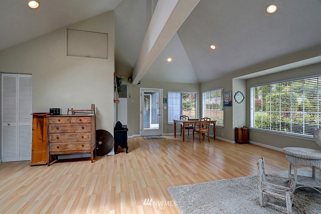 22217 Brier Road Brier, WA 98036 - Photo 21 of 25 Gallery Image 21