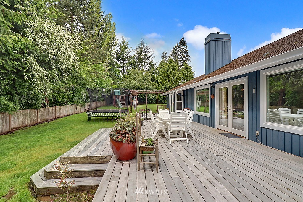 22217 Brier Road Brier, WA 98036 - Photo 4 of 25 Gallery Image 4
