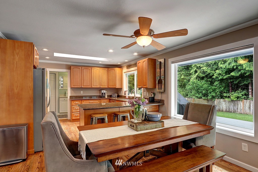 22217 Brier Road Brier, WA 98036 - Photo 9 of 25 Gallery Image 9