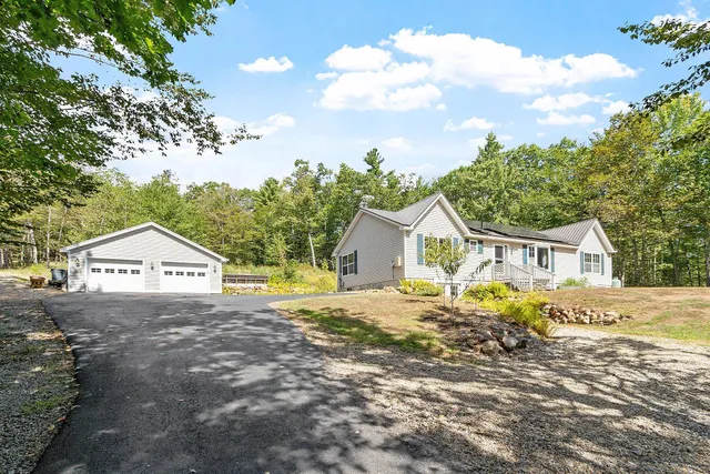 $815,000 | 40 Brienne Road, New Durham, NH 03855