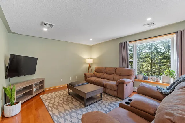 $815,000 | 40 Brienne Road, New Durham, NH 03855