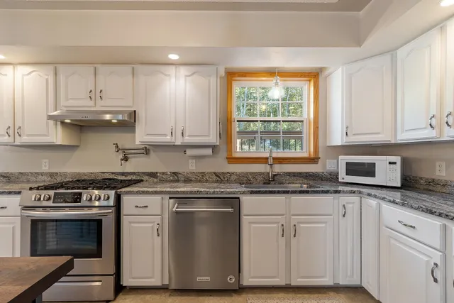 $815,000 | 40 Brienne Road, New Durham, NH 03855