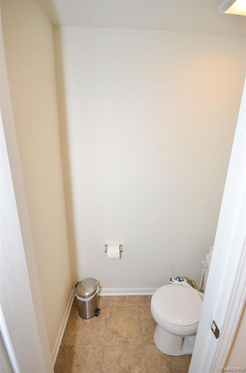 24823 Ivy Road Novi, MI 48375 - Photo 10 of 17