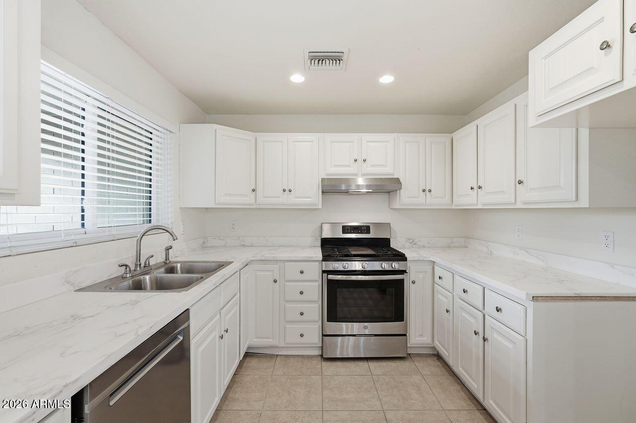 2934 East Shangri-La Road Phoenix, AZ 85028 - Photo 24 of 51 022_ListerPros