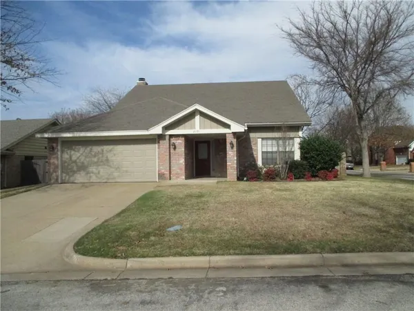 $2,500 | 2101 Churchill Downs Drive, Arlington, TX 76017