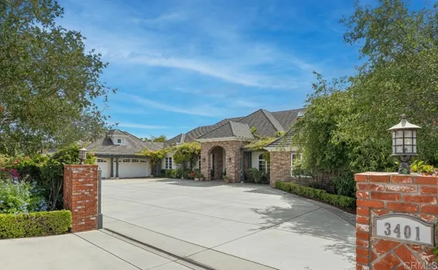 front view of house with a yard