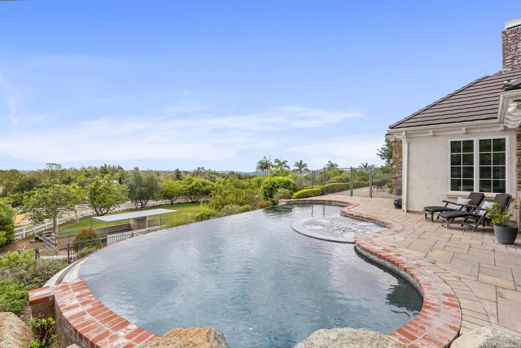 3401 Adams Run Encinitas, CA 92024 - Photo 7 of 18