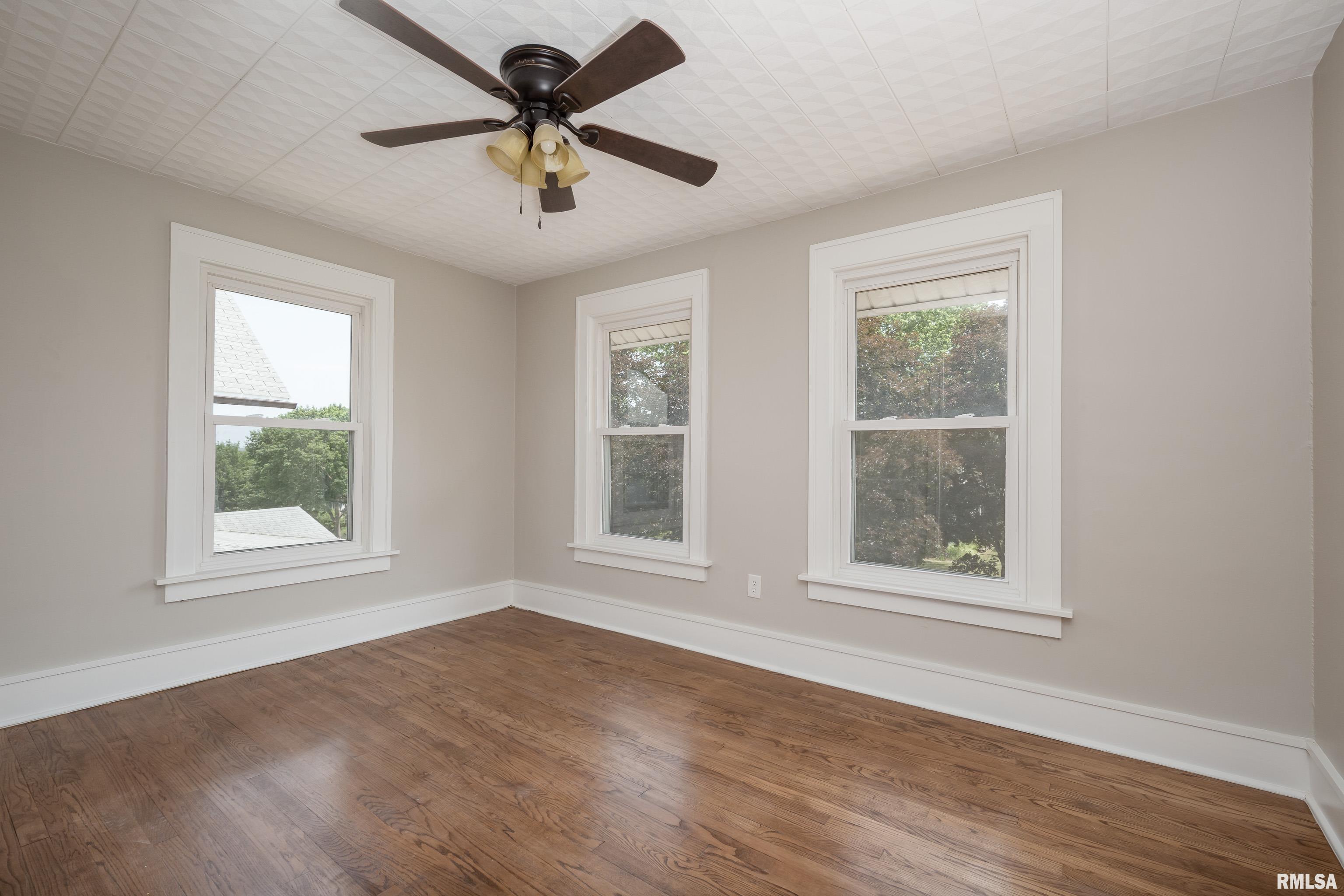 2322 Ripley Street Davenport, IA 52803 - Photo 16 of 29 Gallery Image 16