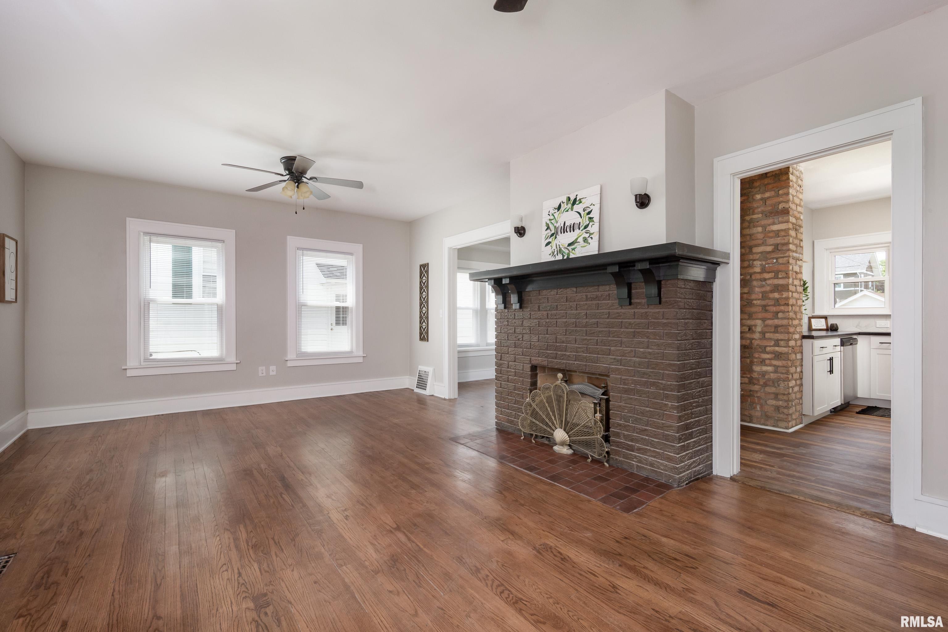 2322 Ripley Street Davenport, IA 52803 - Photo 4 of 29 Gallery Image 4