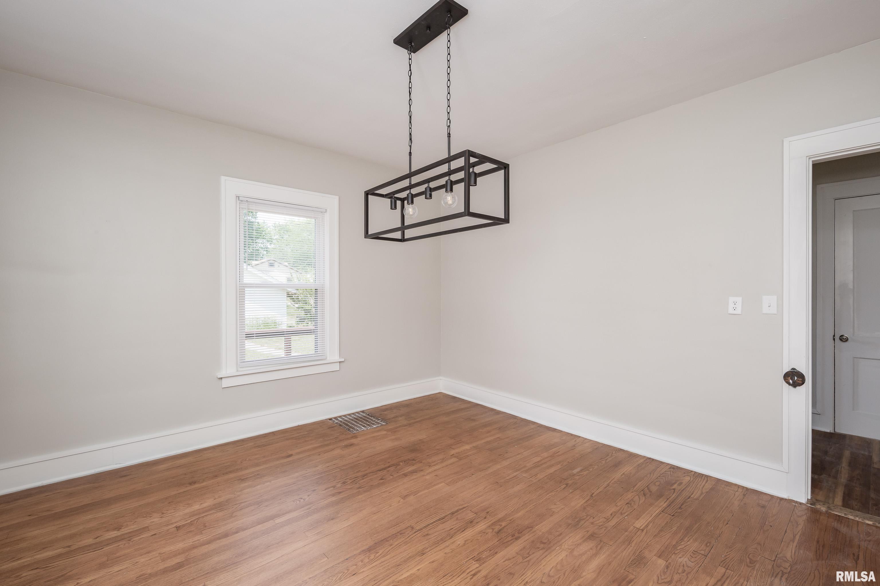 2322 Ripley Street Davenport, IA 52803 - Photo 10 of 29 Gallery Image 10