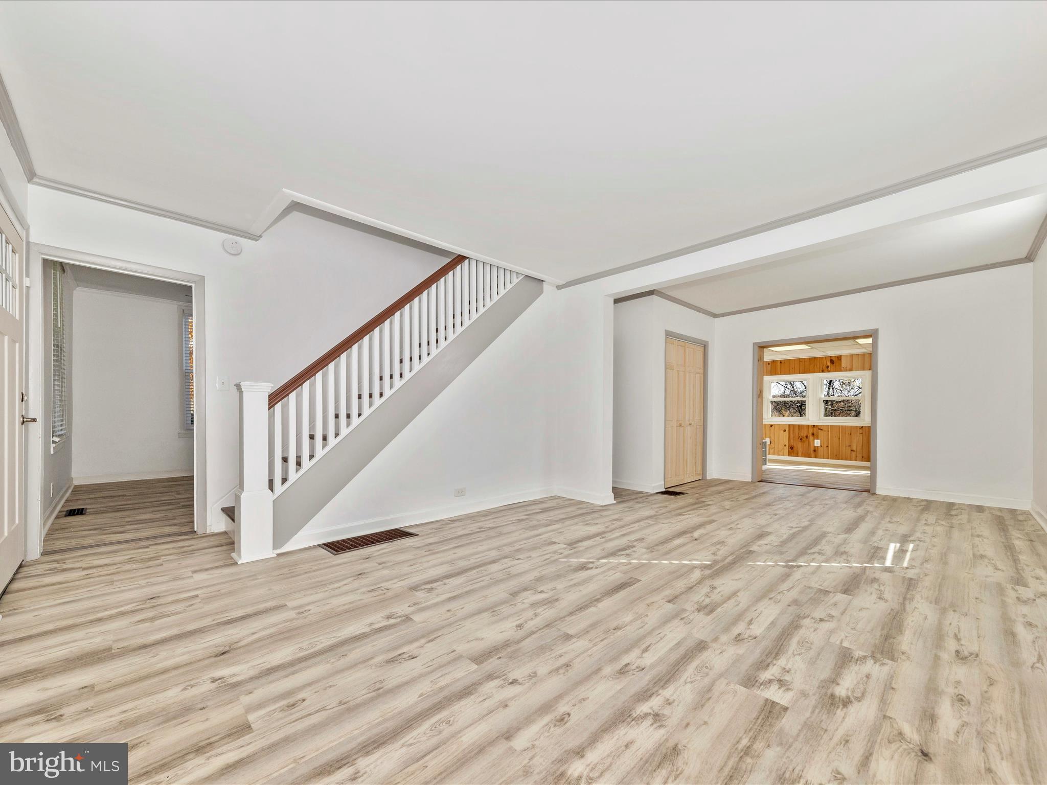 16703 Raven Rock Road Sabillasville, MD 21780 - Photo 4 of 48 Living Room