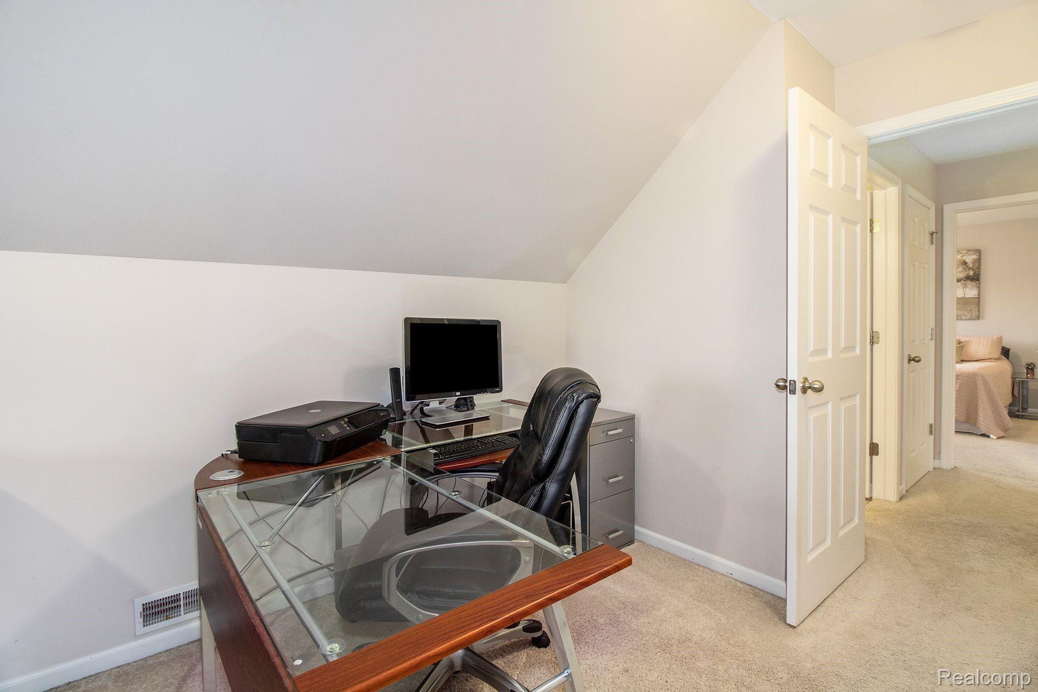 8044 Eagle Ridge Lane Fowlerville, MI 48836 - Photo 13 of 17 9kXuKwJ4.jpeg