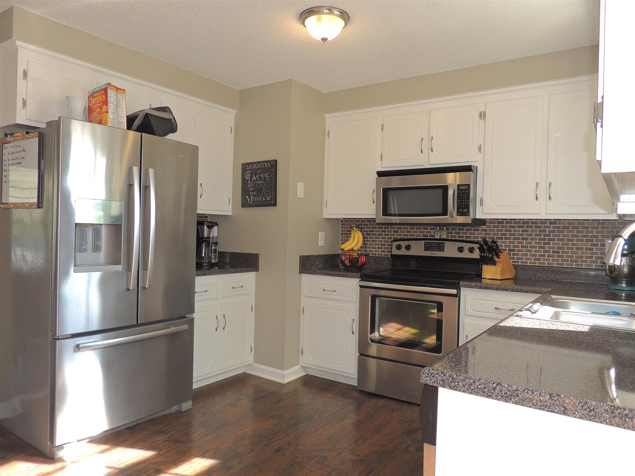 466 Pollard Road Clarksville, TN 37042 - Photo 3 of 27 newer stainless appliance