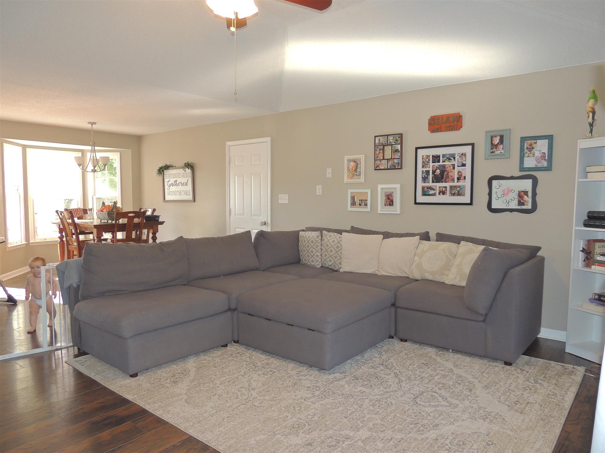 466 Pollard Road Clarksville, TN 37042 - Photo 6 of 27 beautiful laminate floors