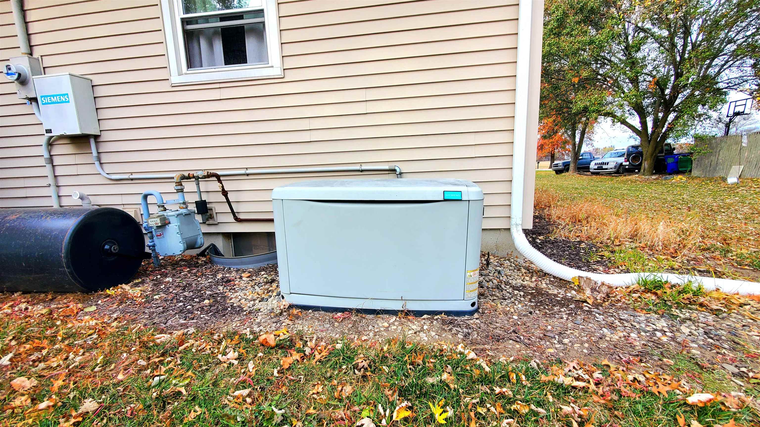 8618 Hoagland Road Hoagland, IN 46745 - Photo 33 of 36