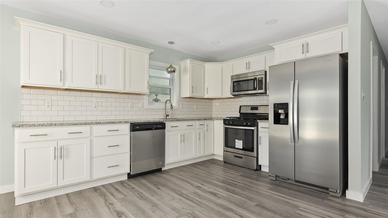 868 Myrna Road Erma, NJ 08204 - Photo 3 of 24