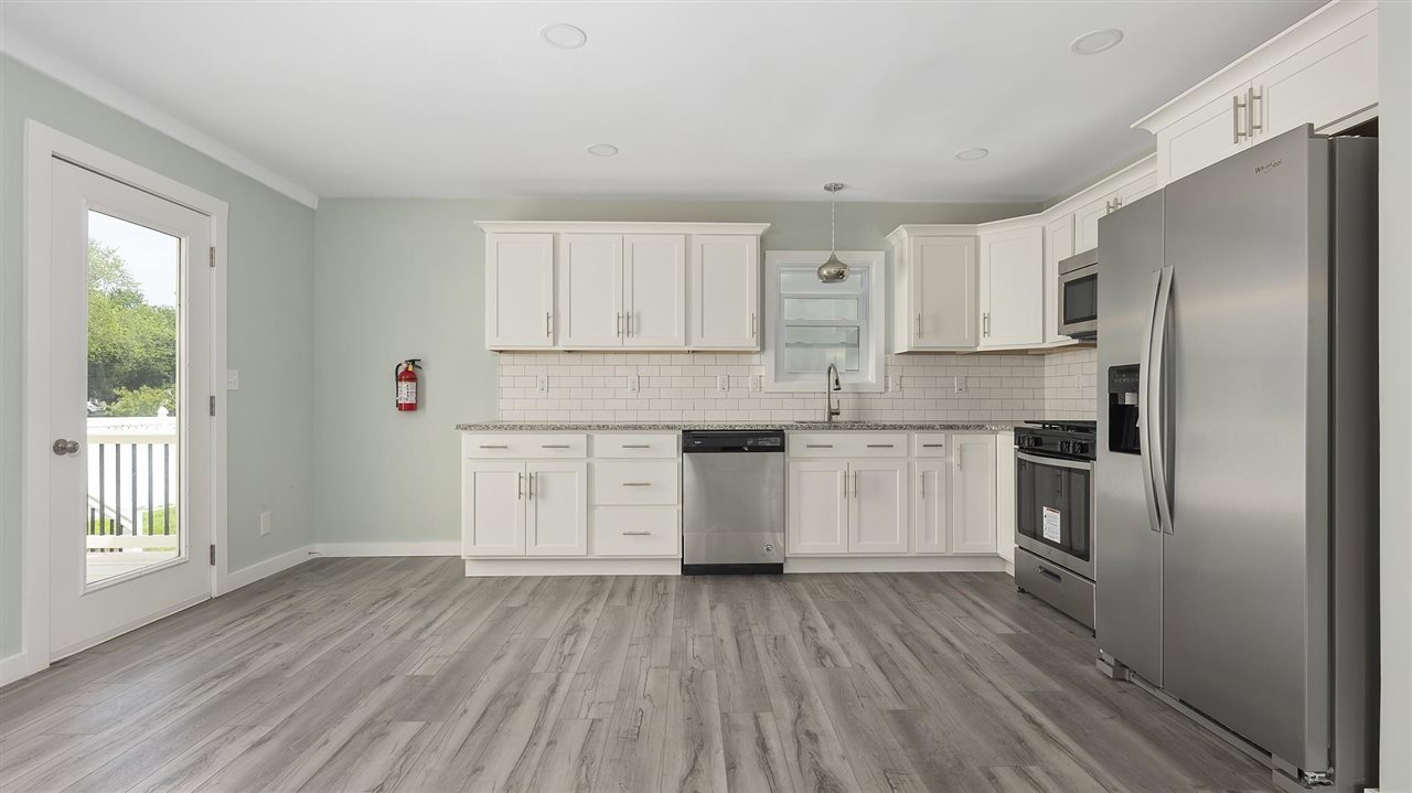 868 Myrna Road Erma, NJ 08204 - Photo 4 of 24