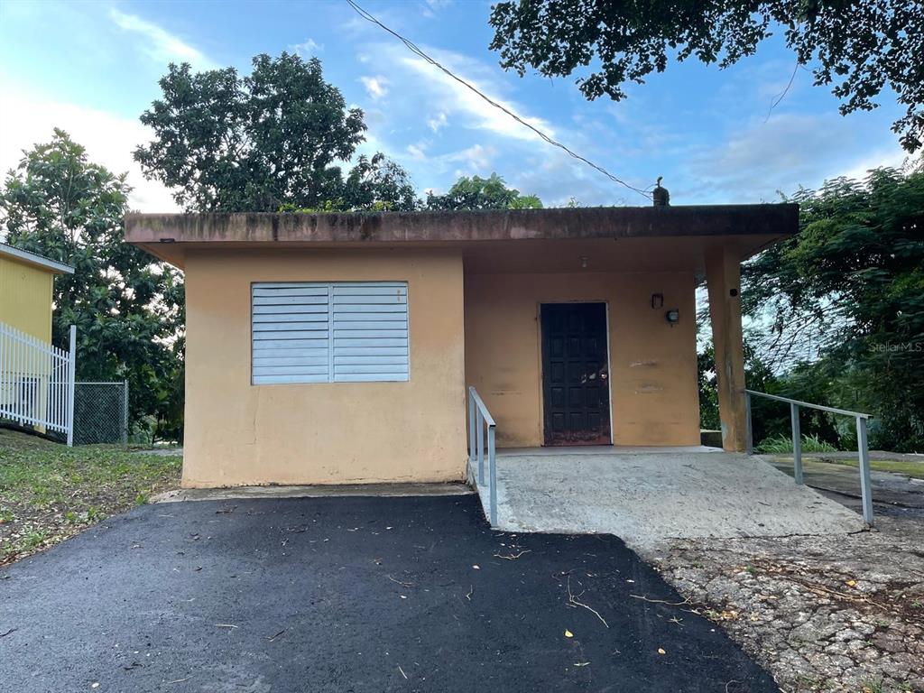 2 Carr 812 Bayamon, Bayamón 00956 - Photo 1 of 1 a view of a house with a backyard