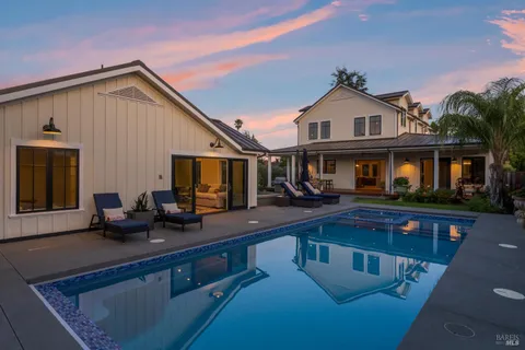 $2,975,000 | 470 Harrington Drive, Sonoma, CA 95476