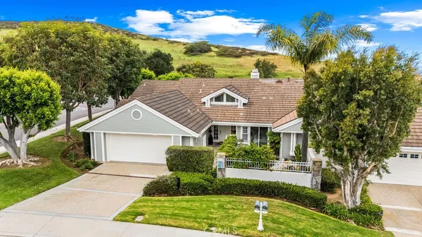 $2,100,000 | 1 Centaurus, Unit 12, Irvine, CA 92603