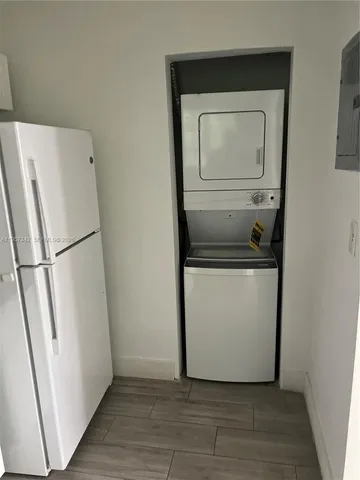 $2,300 | Riverside Farms, Miami, FL 33125