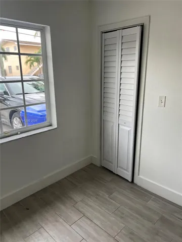 $2,300 | Riverside Farms, Miami, FL 33125