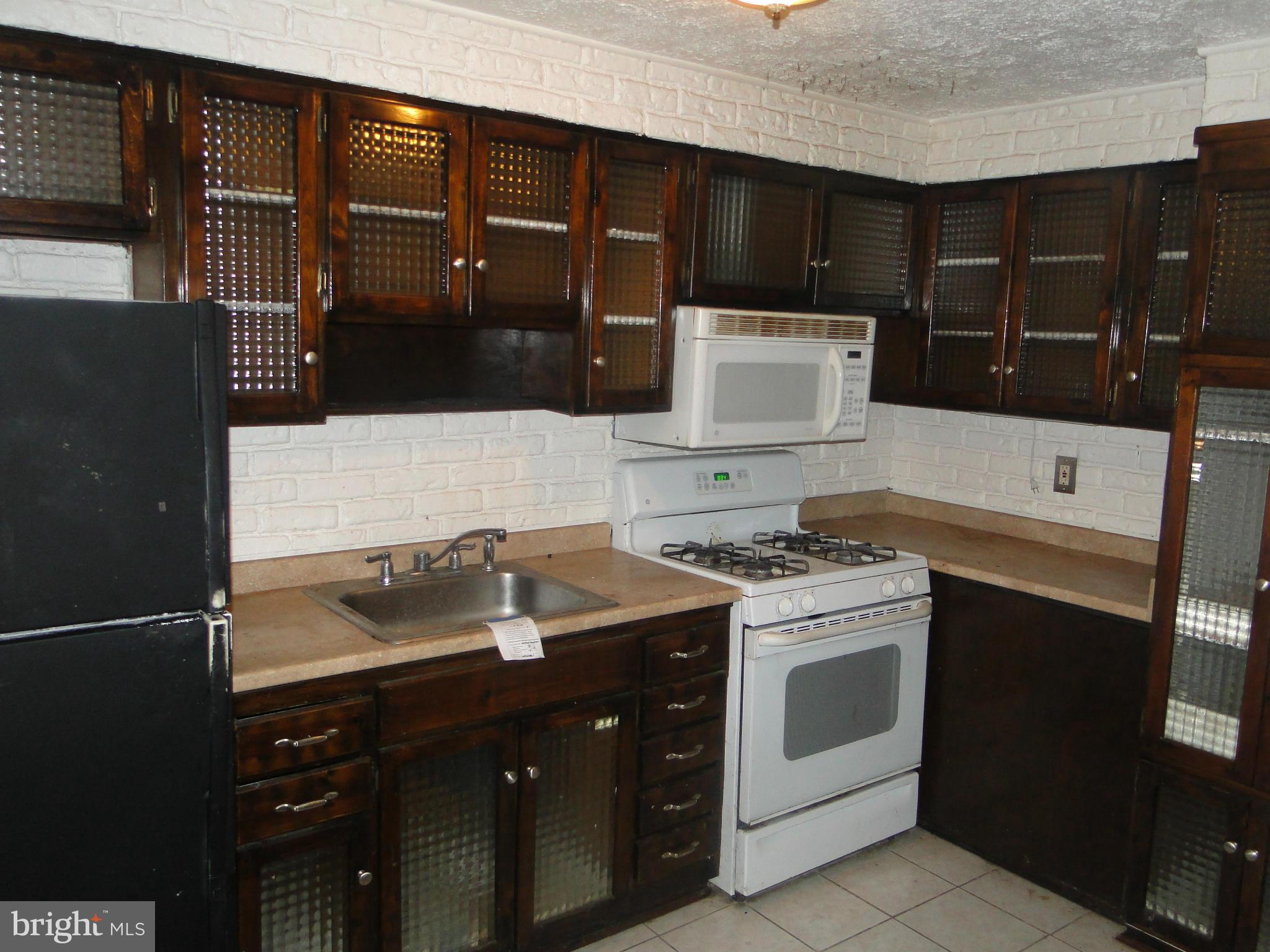 8191 Del Haven Road Baltimore, MD 21222 - Photo 8 of 23 Kitchen