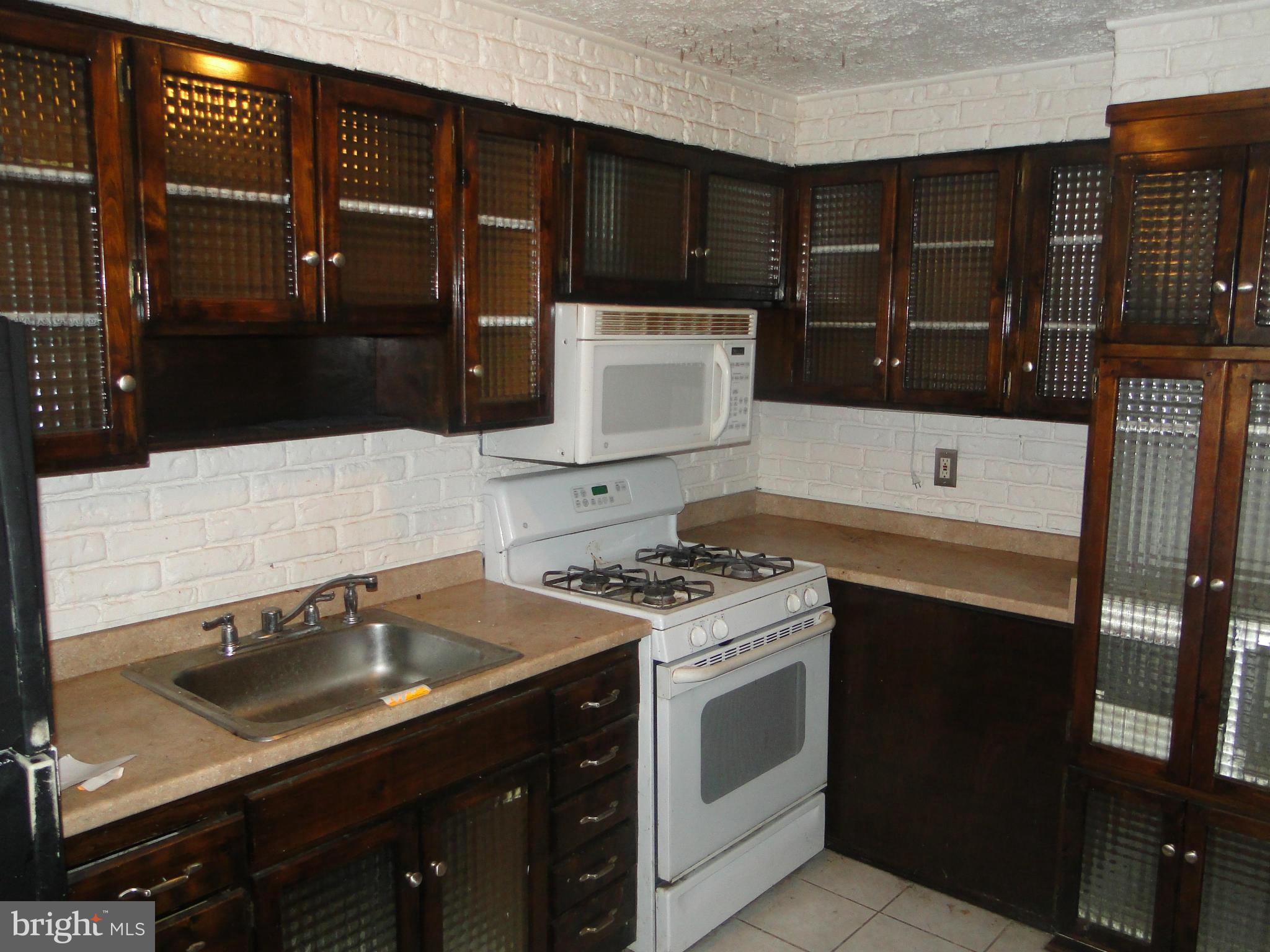 8191 Del Haven Road Baltimore, MD 21222 - Photo 9 of 23 Kitchen