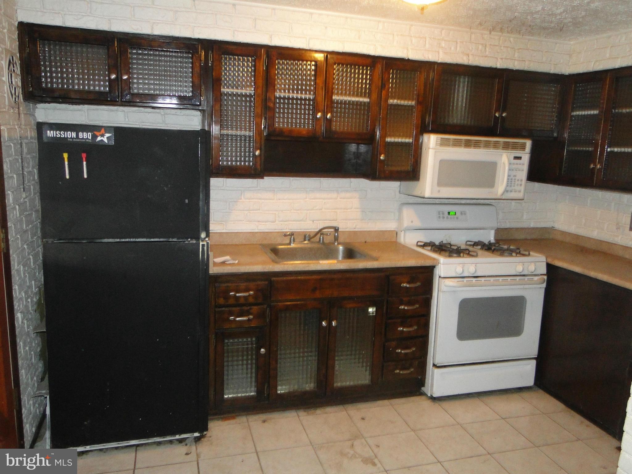 8191 Del Haven Road Baltimore, MD 21222 - Photo 10 of 23 Kitchen
