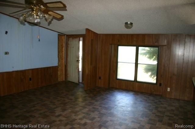 5591 West Coon Lake Road Howell, MI 48843 - Photo 6 of 12 Living Room