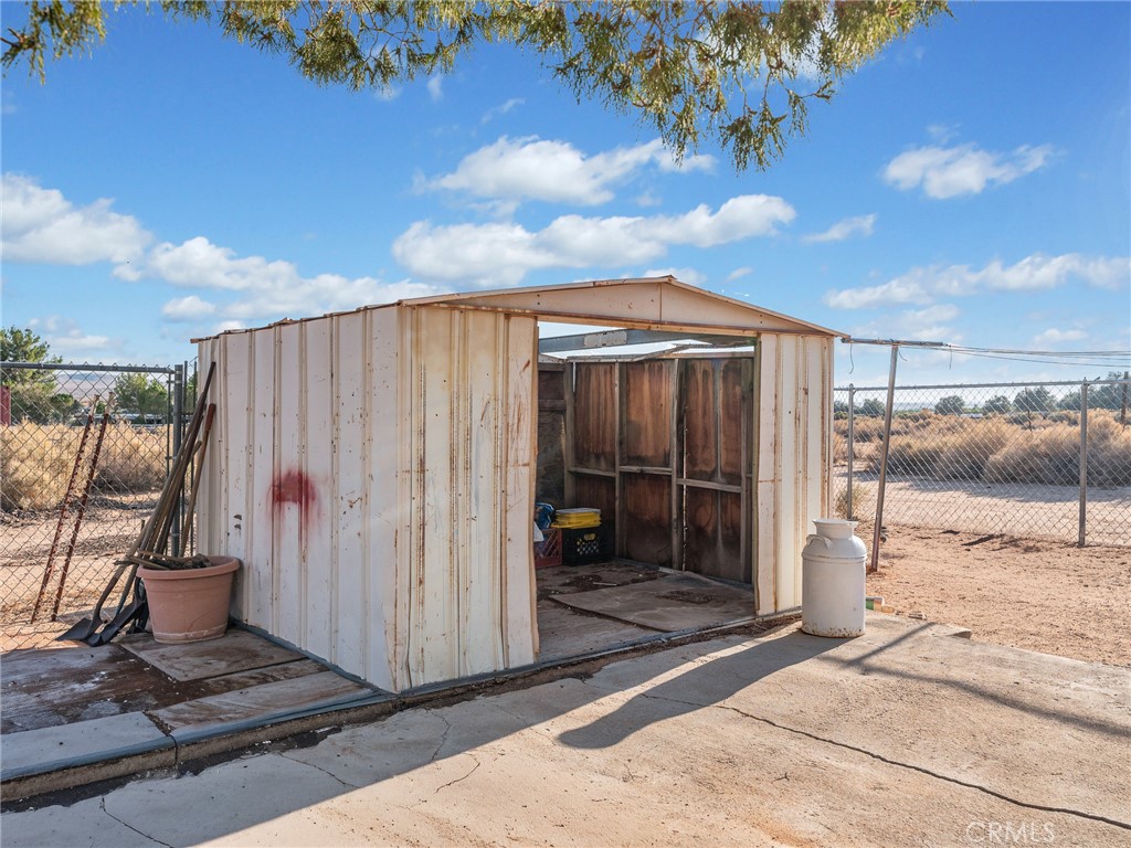 17757 Wheeler Road Helendale, CA 92342 - Photo 29 of 29 a view of a terrace