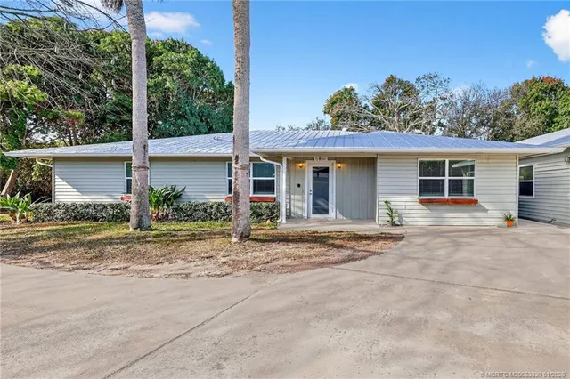 $695,000 | 221 Southeast Tressler Drive, Stuart, FL 34994